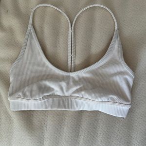 Alo yoga ivory bra